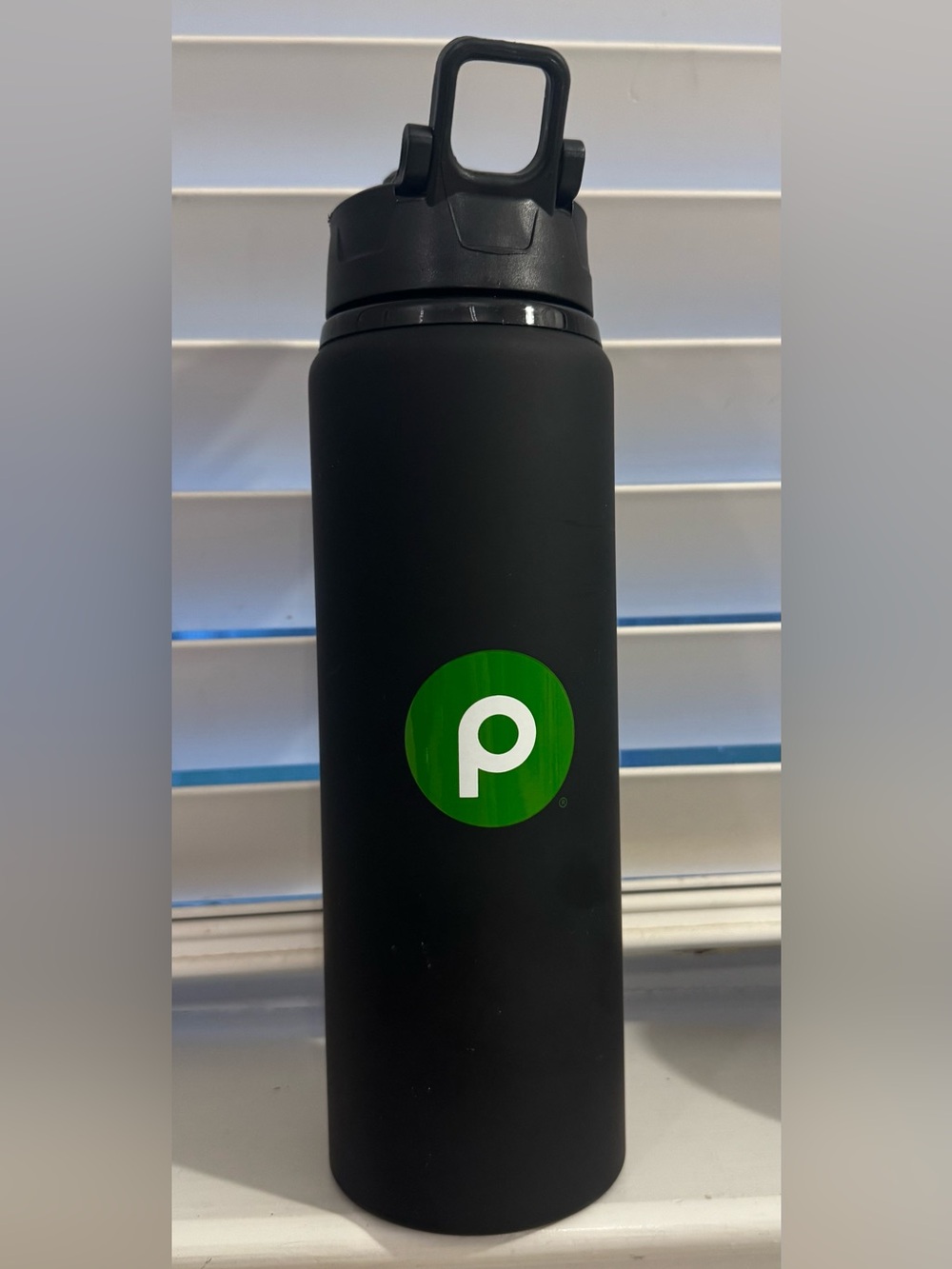Publix black H2Go water bottle